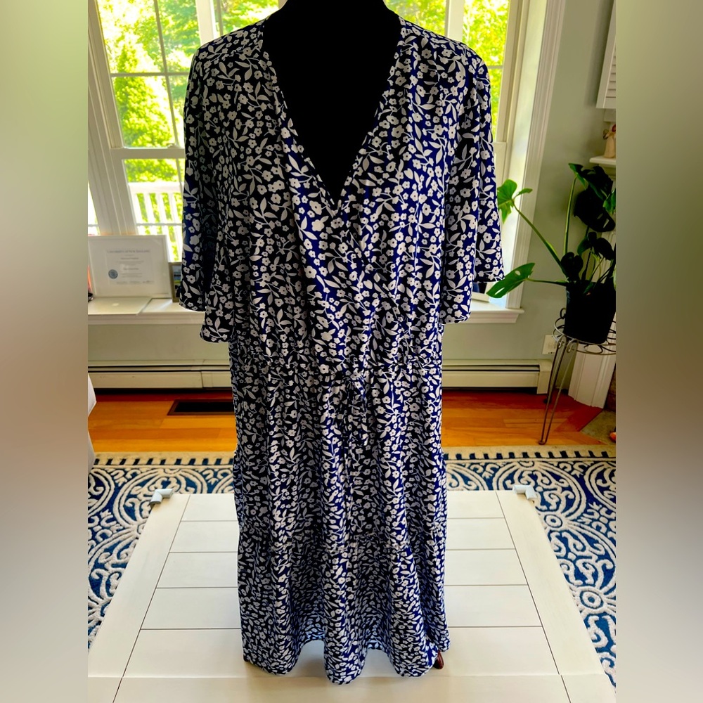Blue and white flowered dress. SHEIN curvy. 5XL but fits like a 2XL.
